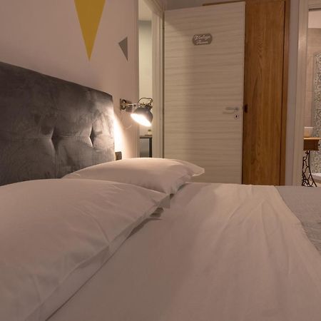 B&B Pantarei Napoli Bagian luar foto